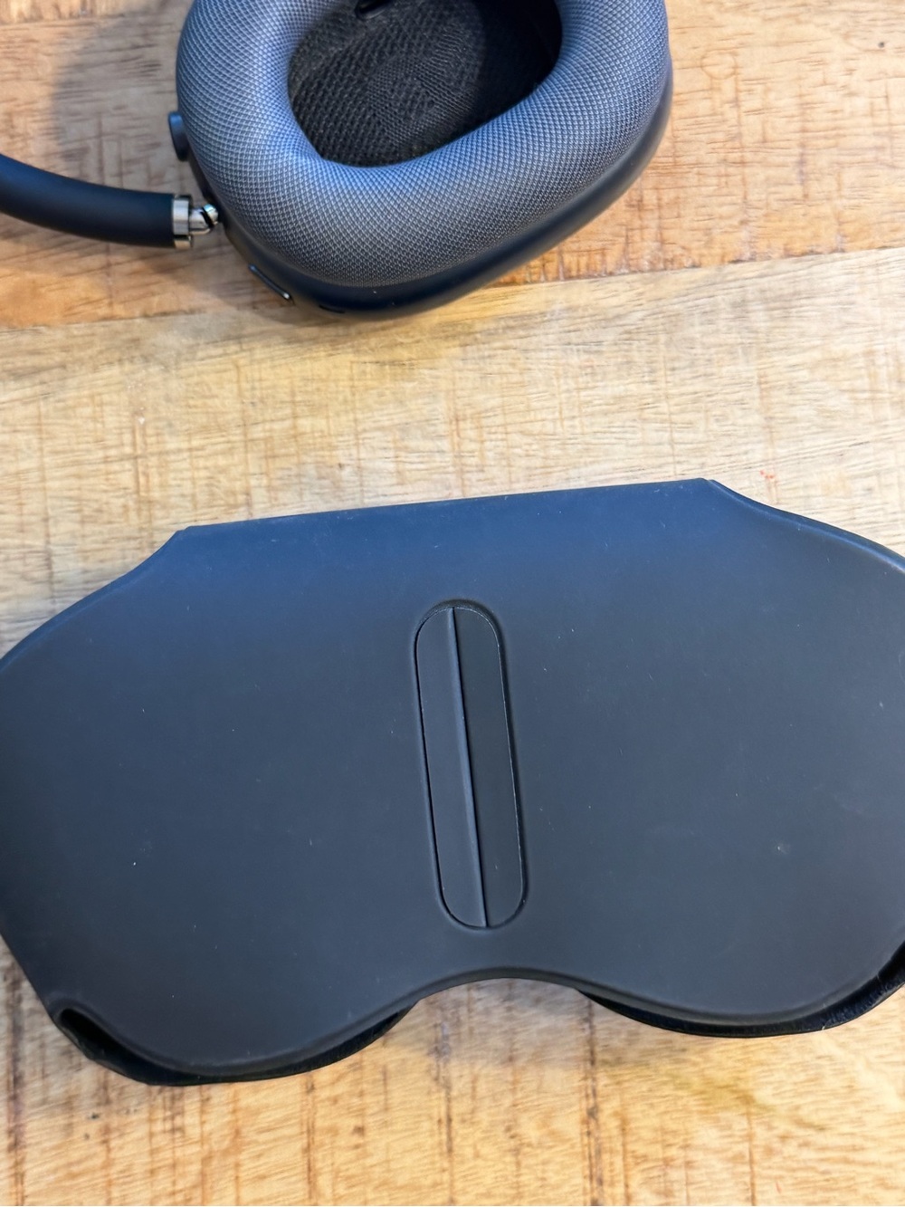 AirPod Max - Picture 7 of 8